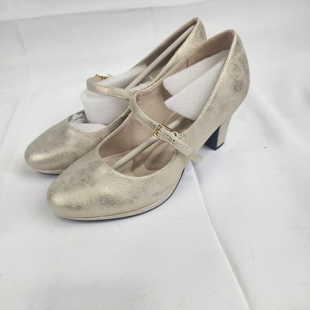 Easy Street Zest Soft Gold Mary Jane Block Heel Pumps 9W New